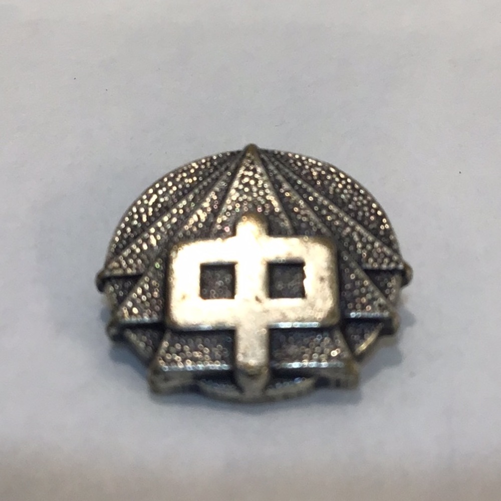 Antique pin Japan middle school student symbol